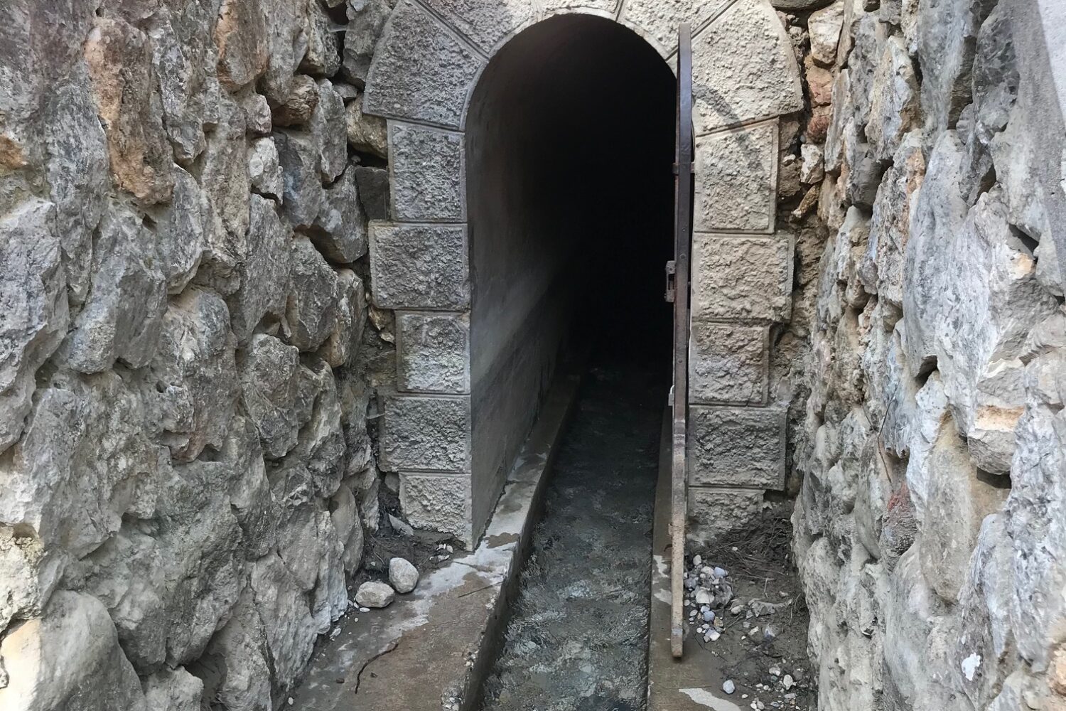 Tunnel 7 Springs